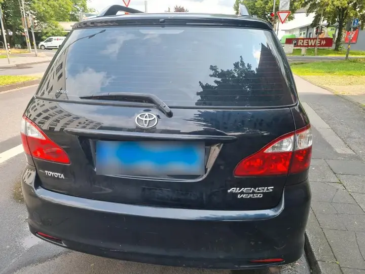 Toyota Avensis Verso