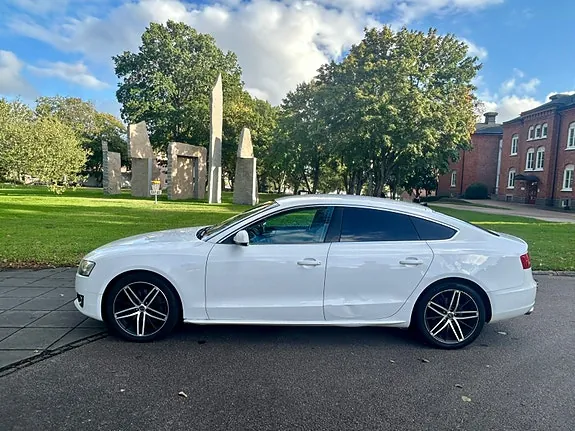 Audi A5 2011 photo 2