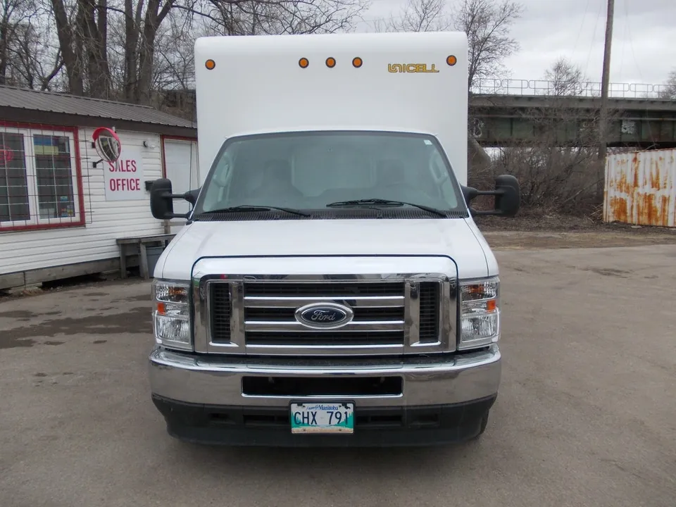 Ford E-Series 2021 photo 2