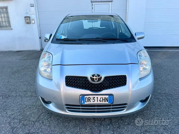 Toyota Yaris 2008 photo 2