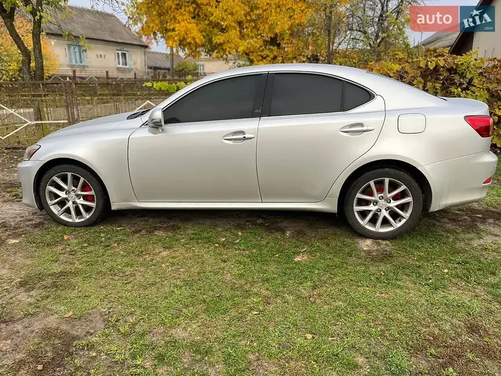 Lexus Is 2011 photo 4