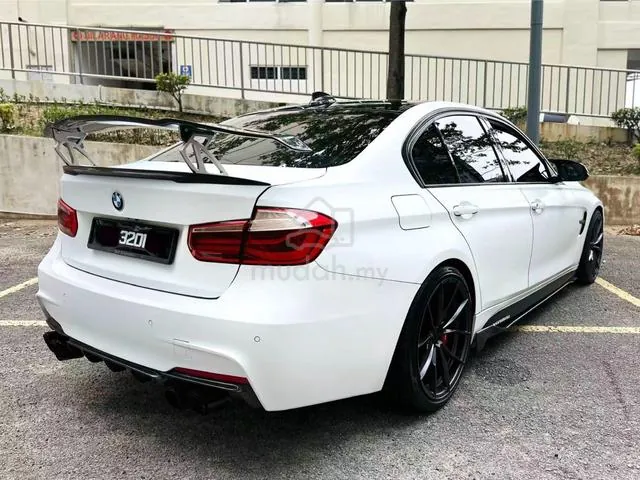 BMW 320I