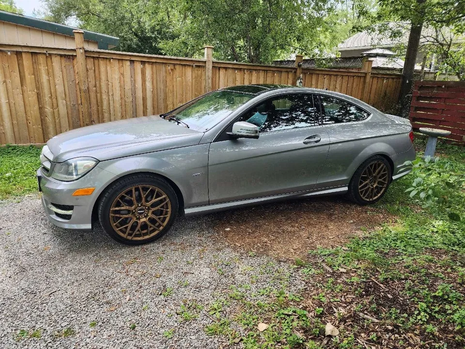 Mercedes-Benz C350 2012 photo 2