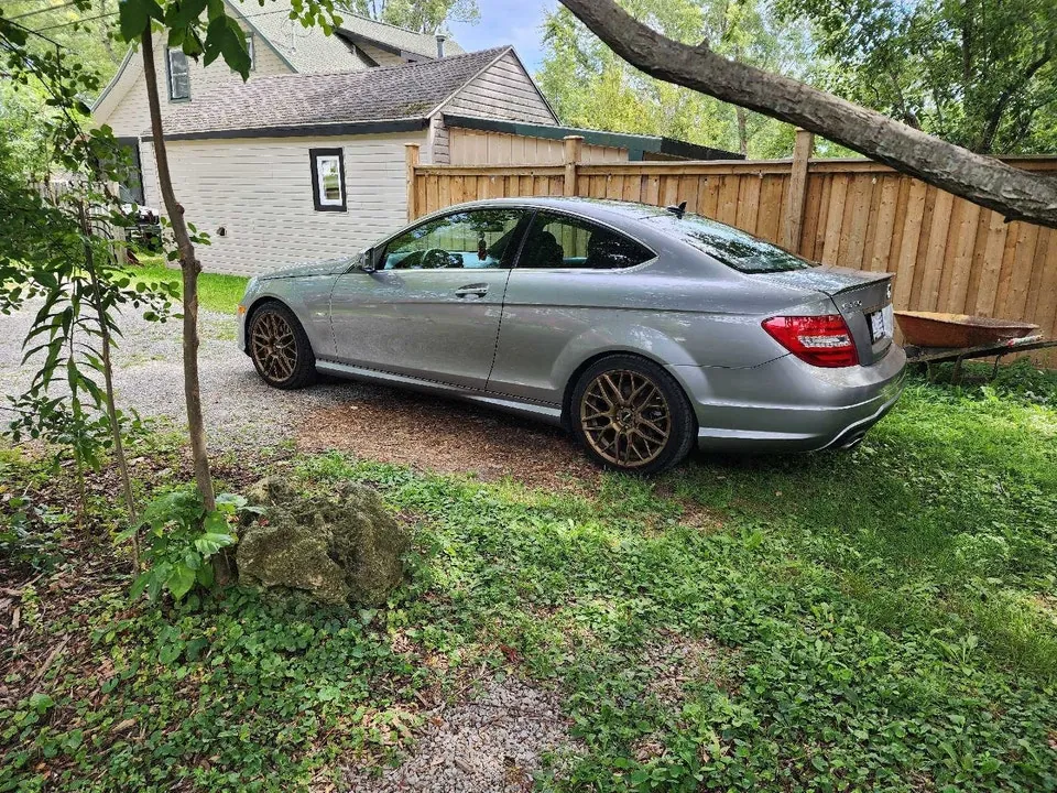 Mercedes-Benz C350 2012 photo 4