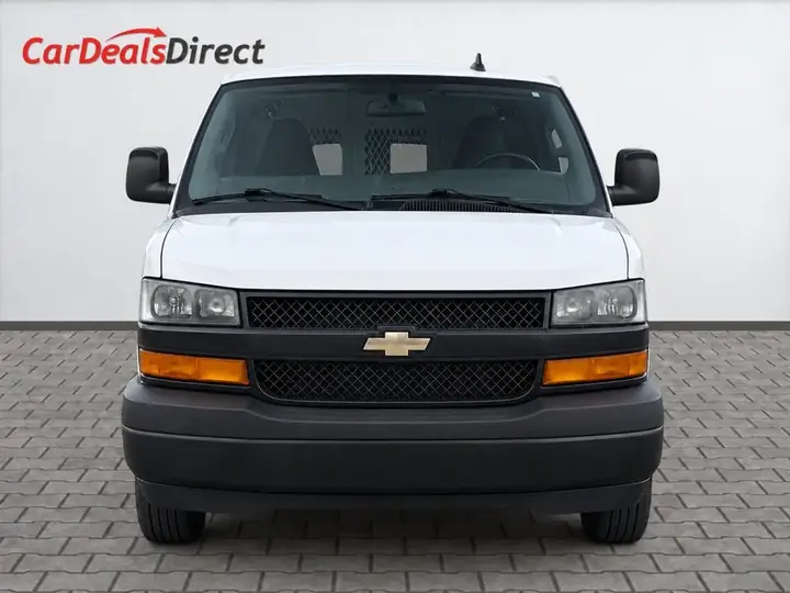 Chevrolet Express 2021 photo 2