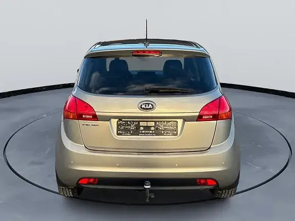 Kia Venga 2013 photo 5