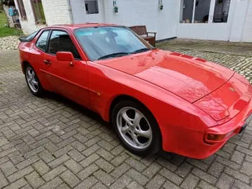 Porsche 944