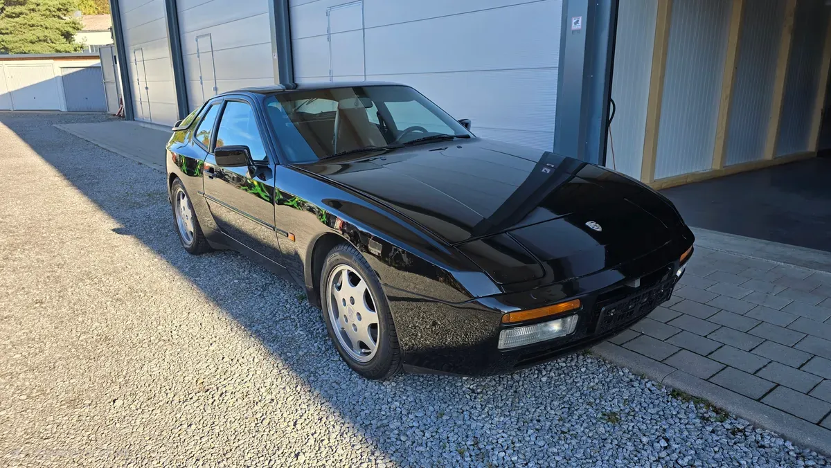 Porsche 944 1990 photo 2