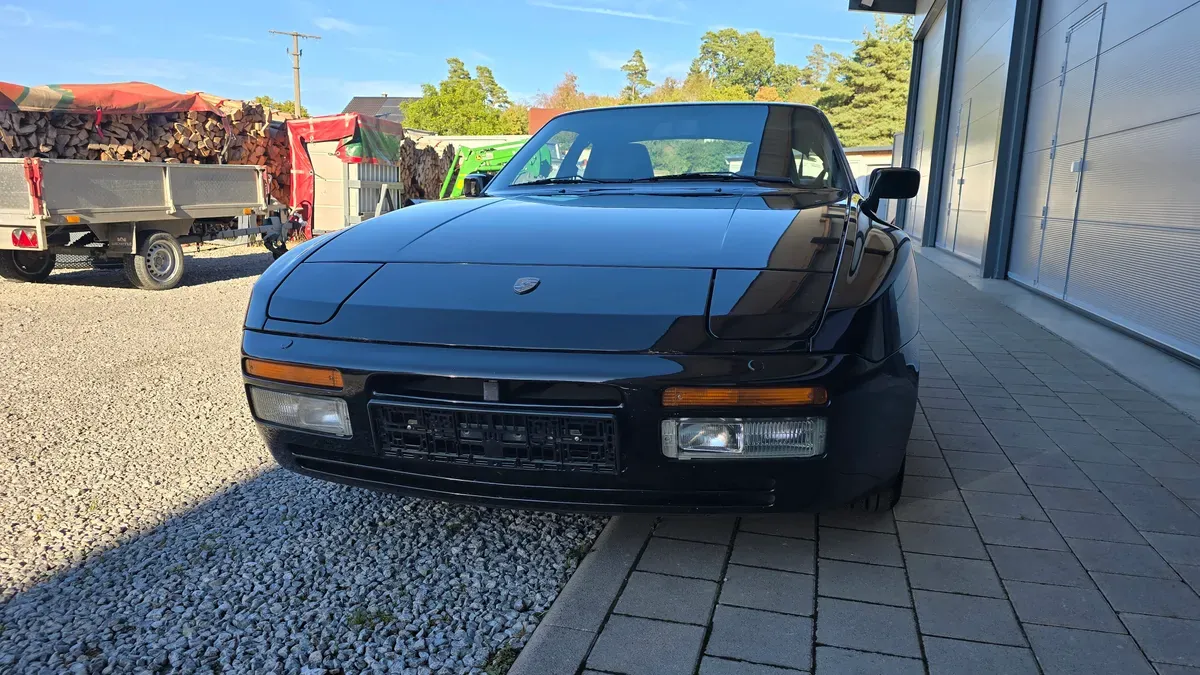 Porsche 944 1990 photo 3