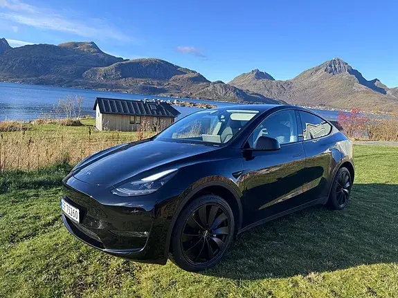 Tesla Model Y 2023 photo 5