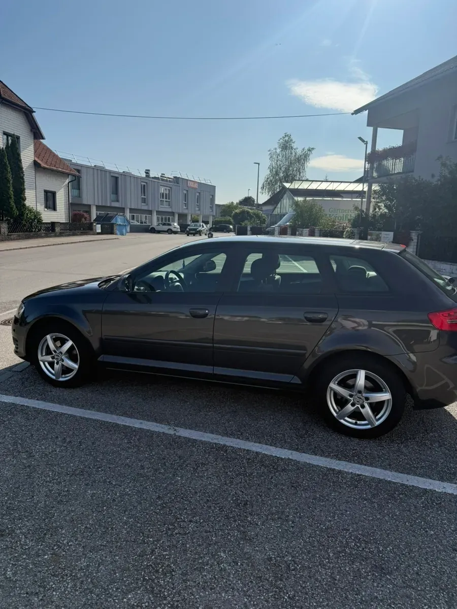Audi A3 2009 photo 2