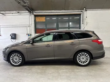 Ford Focus 2012 photo 2