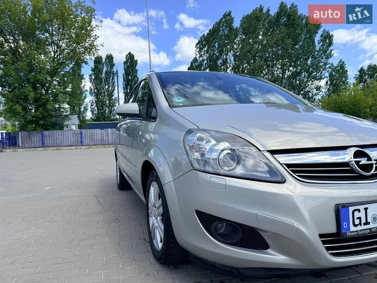 Opel Zafira 2009 photo 2