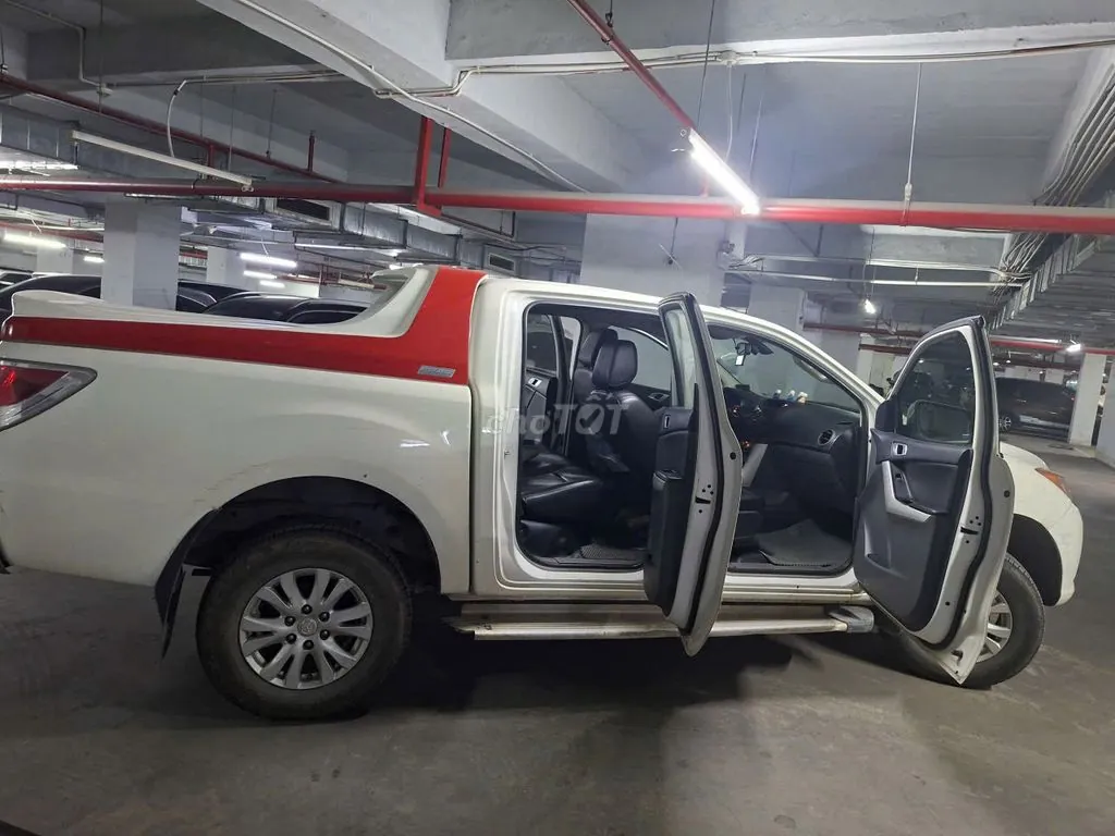 Mazda Bt-50 2014 photo 4