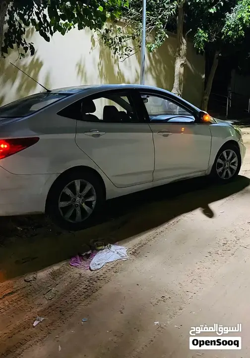 Hyundai Accent 2013 photo 3