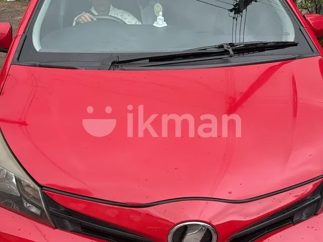 Toyota Vitz 2014 photo 2