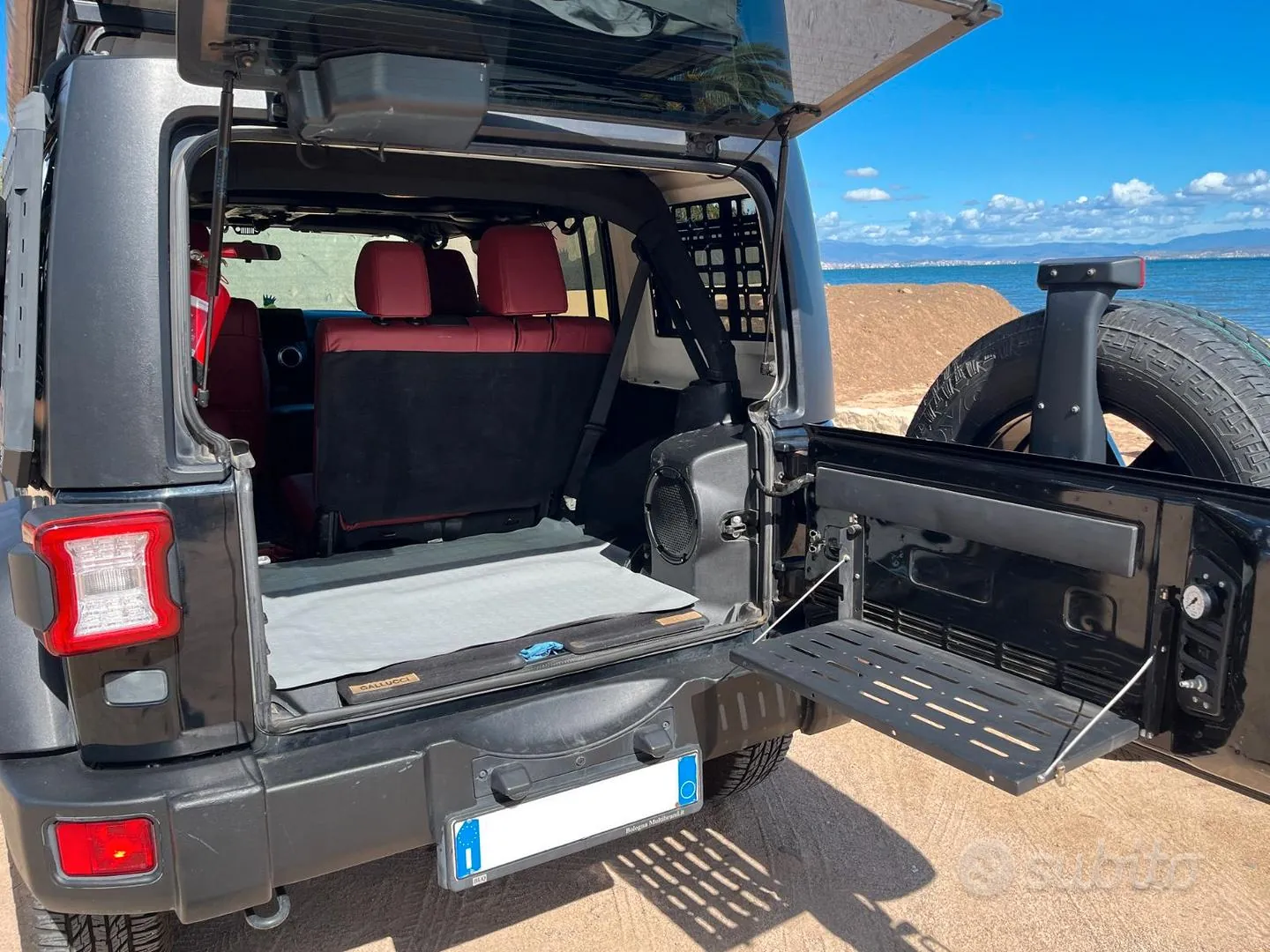 Jeep Wrangler 2011 photo 3