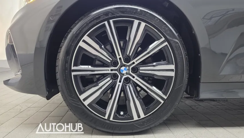 BMW 3 Series 2025 photo 5