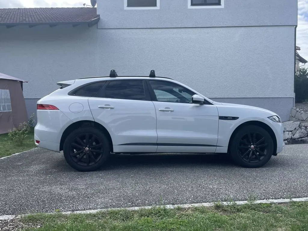 Jaguar F-Pace 2018 photo 3