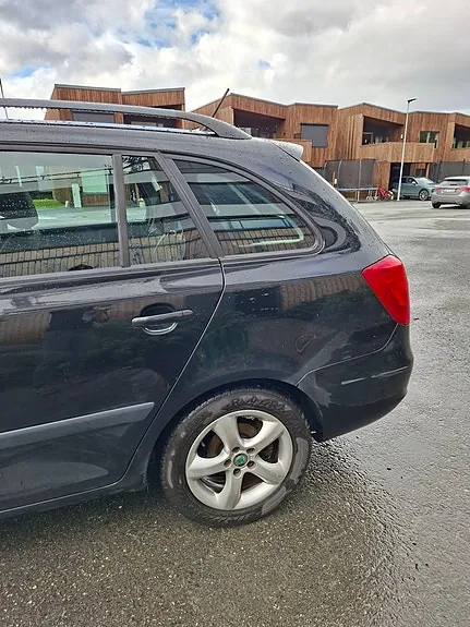Skoda Fabia 2012 photo 4