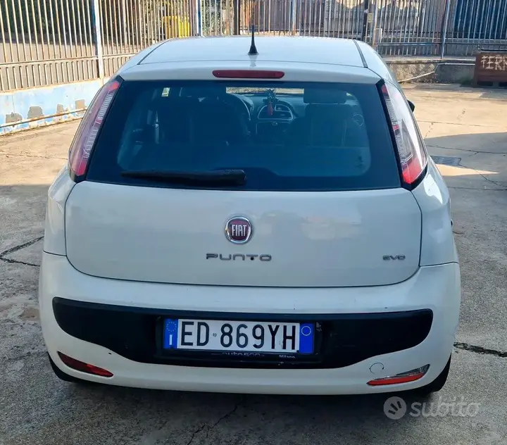 Fiat Punto Evo 2010 photo 2