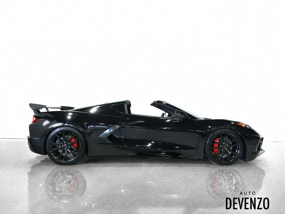 Chevrolet Corvette Stingray 2025 photo 2