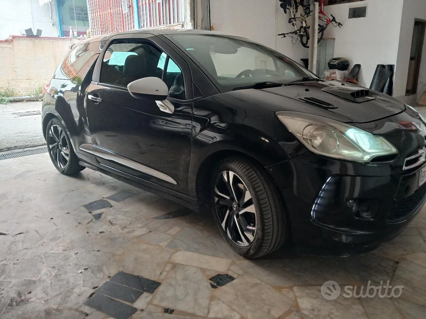 DS Automobiles Ds 3 2010 photo 2