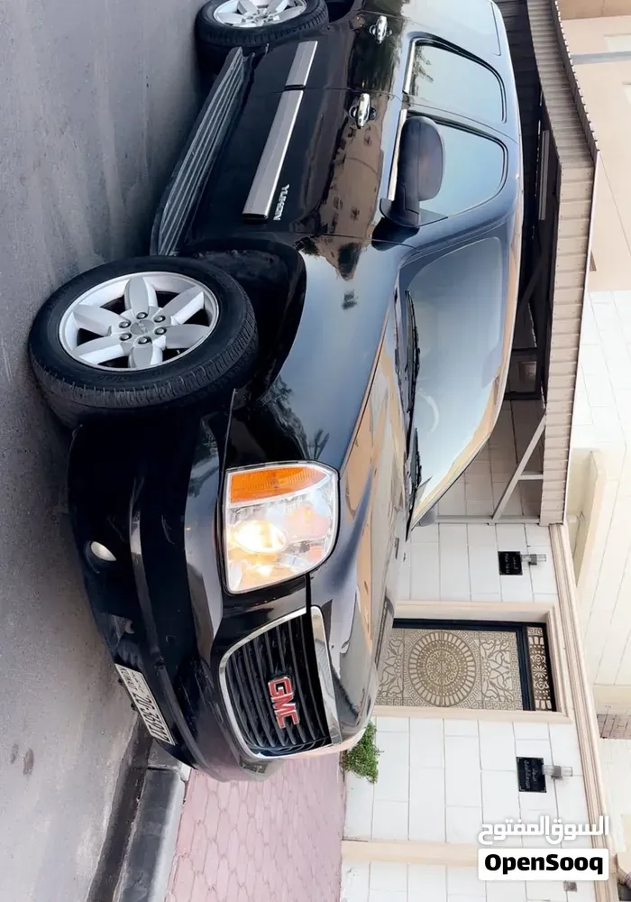 GMC Yukon 2012 photo 2