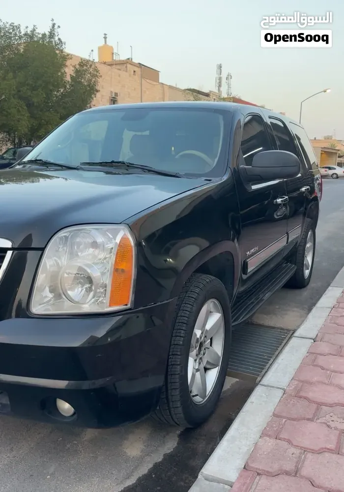 GMC Yukon 2012 photo 3