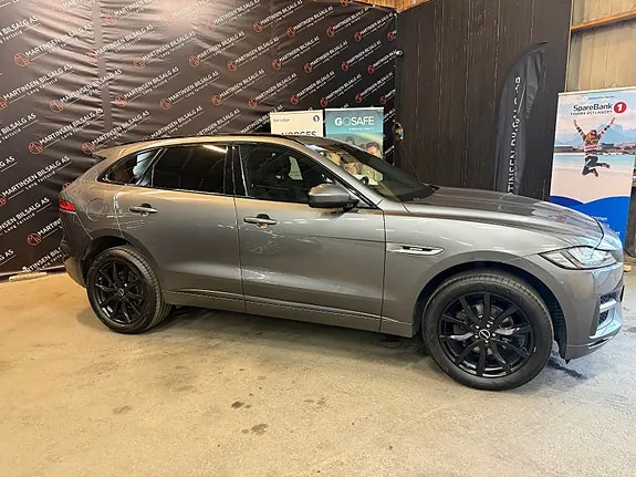 Jaguar F-Pace 2017 photo 2