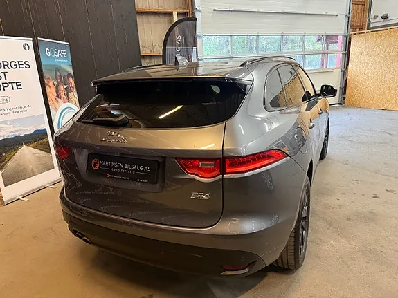 Jaguar F-Pace 2017 photo 5