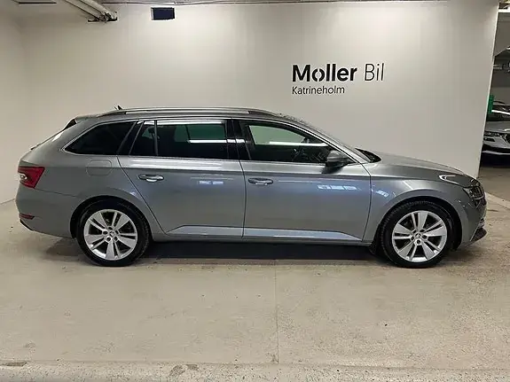 Skoda Superb 2021 photo 2