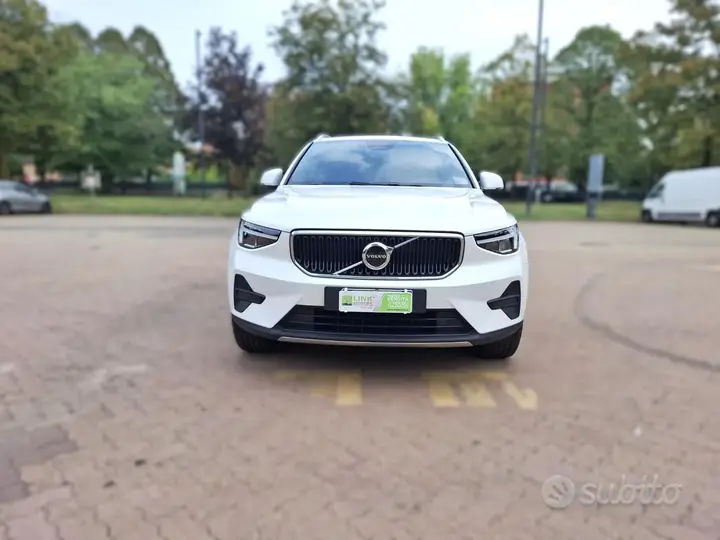 Volvo Xc40 2024 photo 2