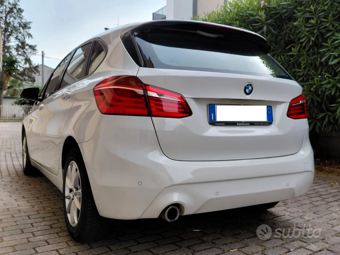 BMW 216D Active Tourer 2019 photo 2