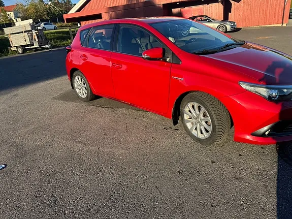 Toyota Auris 2016 photo 2