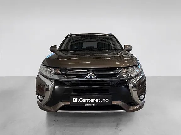 Mitsubishi Outlander 2018 photo 2