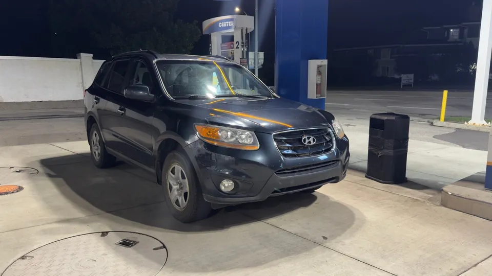 Hyundai Santa Fe 2010 photo 3