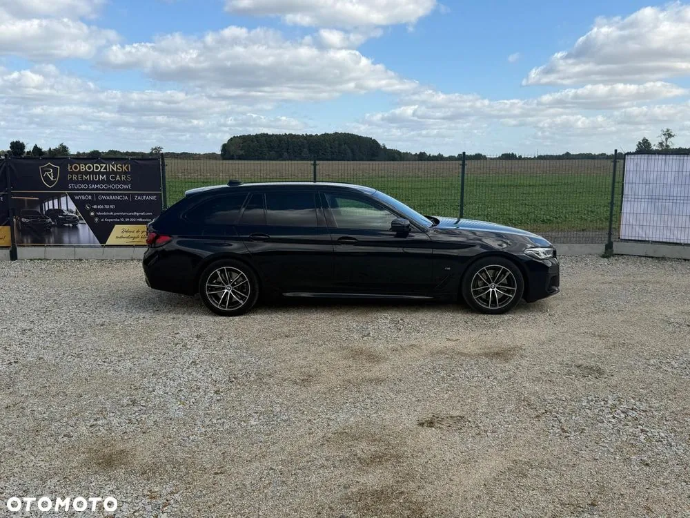 BMW Seria 5 2023 photo 2