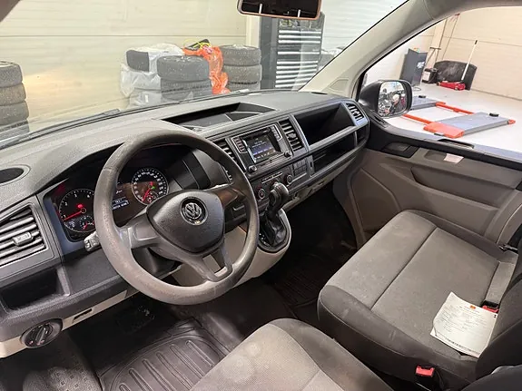 Volkswagen Transporter 2017 photo 2