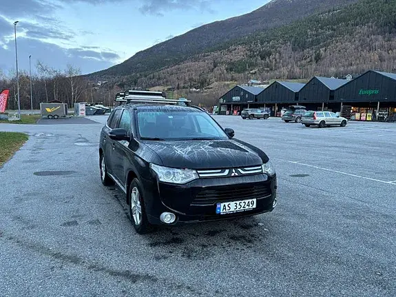 Mitsubishi Outlander 2013 photo 2