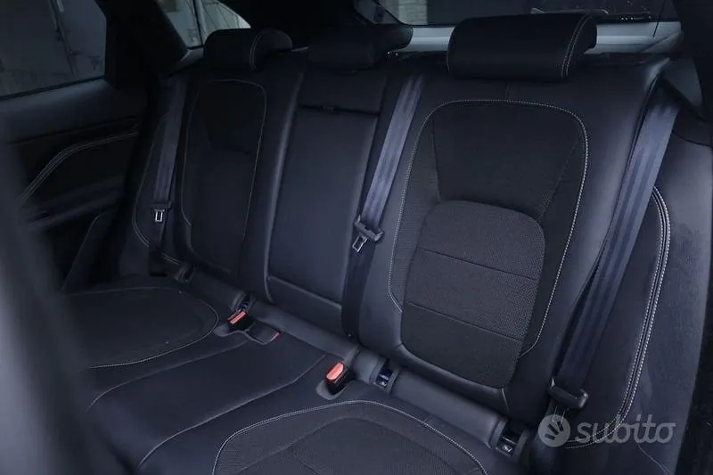 Jaguar F-Pace 2019 photo 3