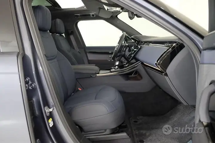 Land Rover Range Rover Sport 2023 photo 3
