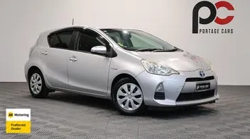 Toyota Aqua 2013 photo 2