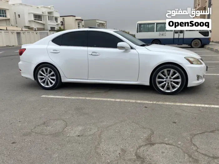 Lexus Is 2010 photo 2