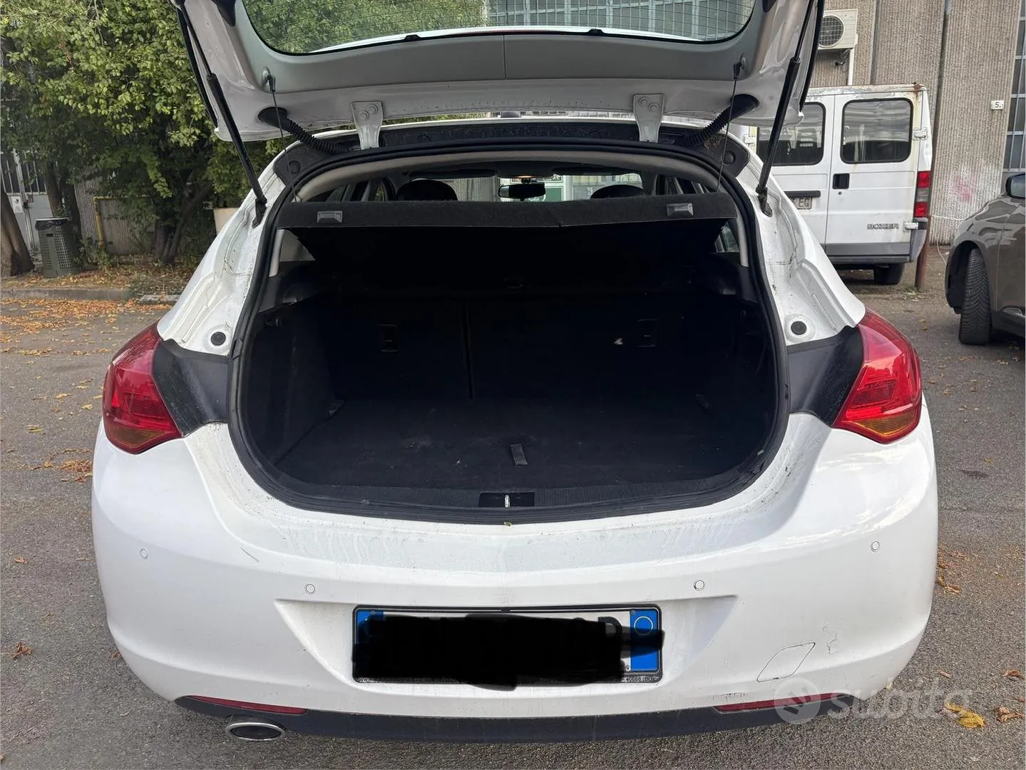 Opel Astra 2012 photo 3