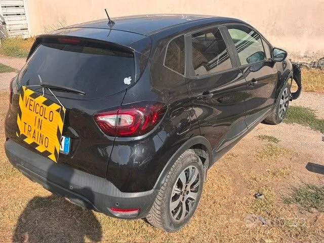 Renault Captur 2019 photo 2