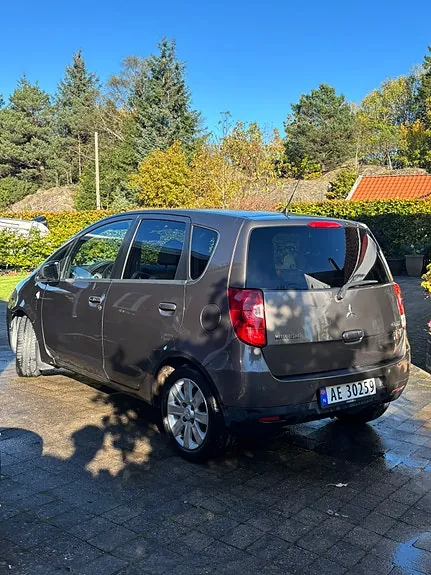 Mitsubishi Colt 2011 photo 3