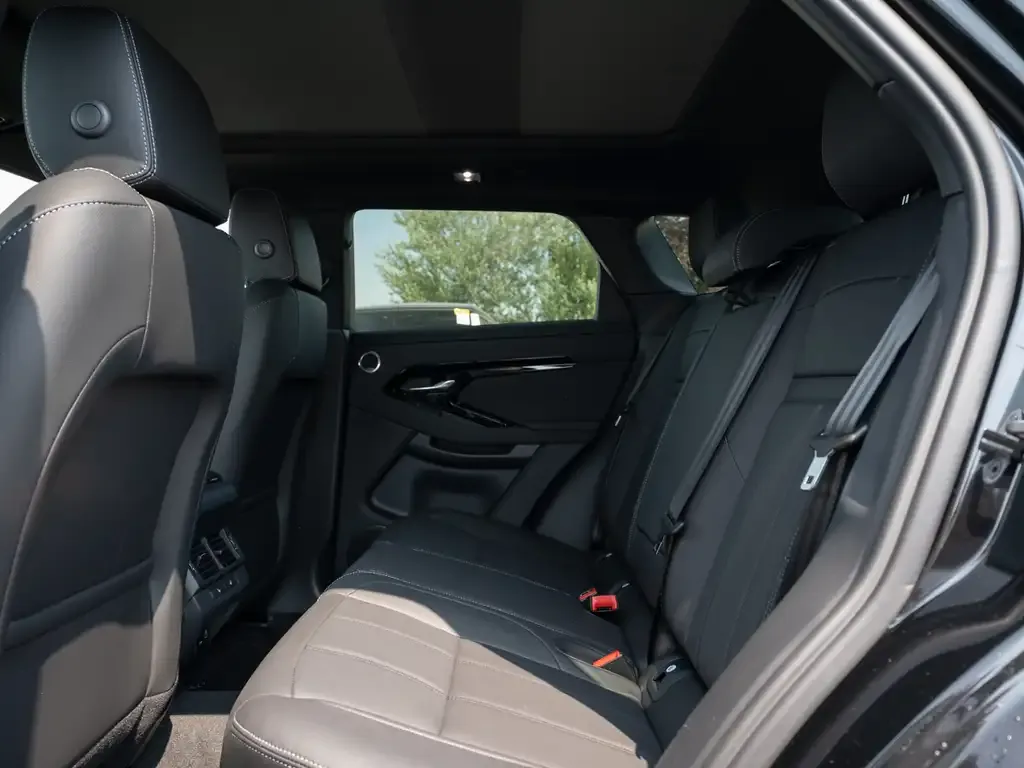 Land Rover Range Rover Evoque 2026 photo 5