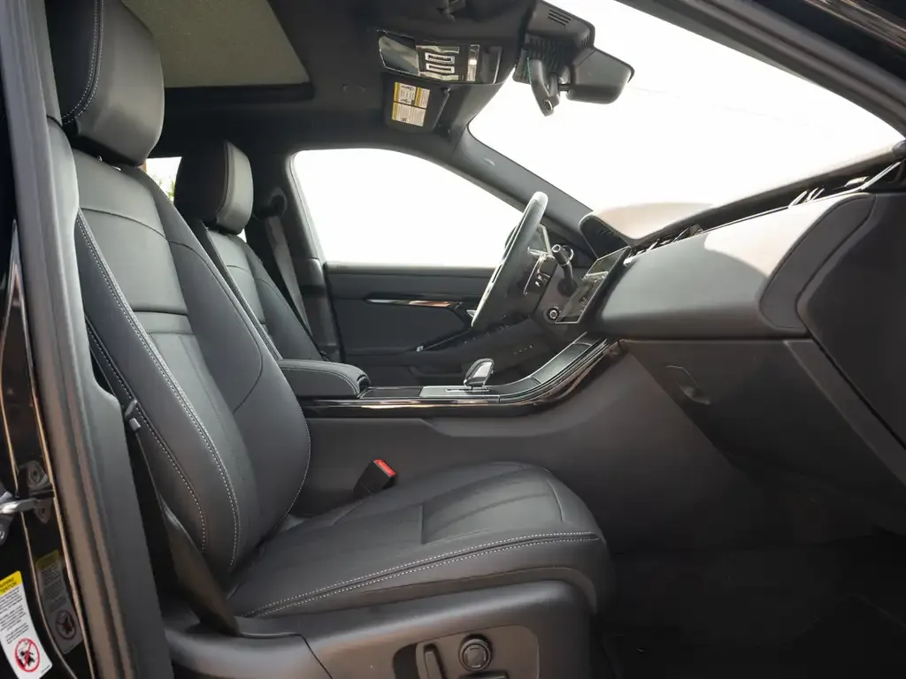 Land Rover Range Rover Evoque 2026 photo 3