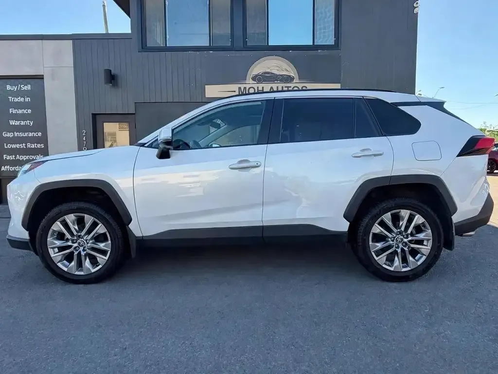 Toyota Rav4 2023 photo 3